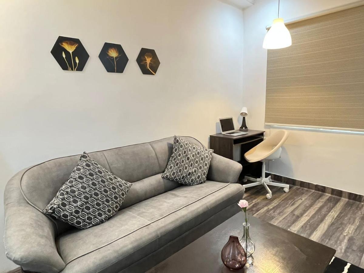 Bedchambers Serviced Apartments, Hyderabad Eksteriør billede